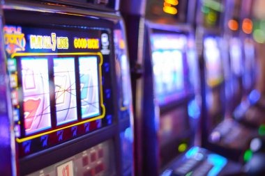The Dog House slot game interface showing reels and paytable at k86sport